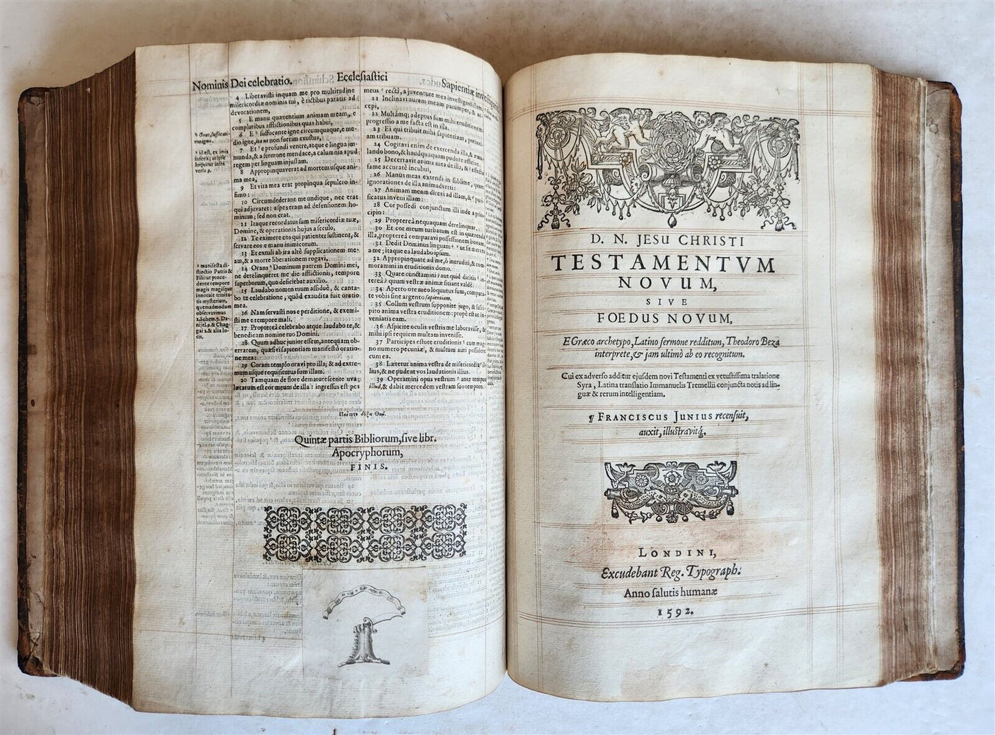 1593 BIBLE in LATIN antique LONDON ROBERT BARKER Old & New Testament FOLIO