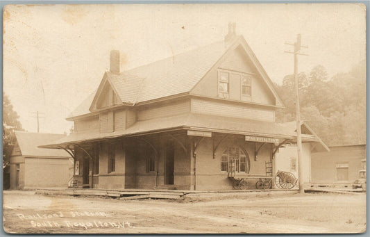 SO. ROYALTON VT RAILROAD STATION RAILWAY DEPOT VINTAGE REAL PHOTO POSTCARD RPPC