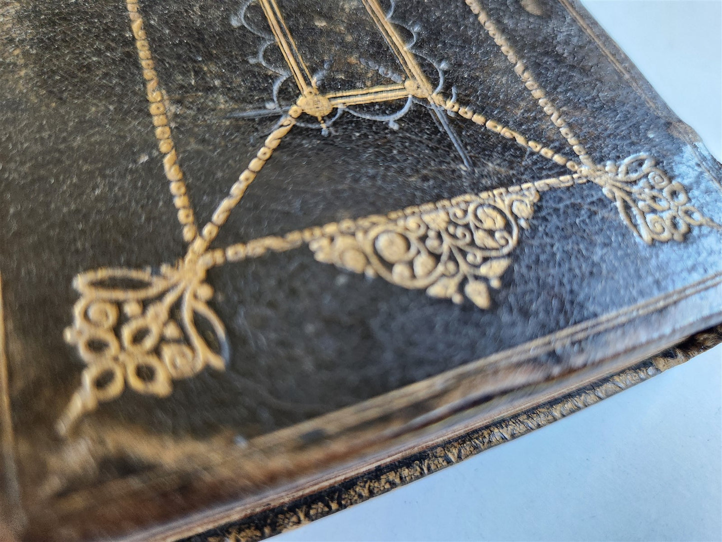 1705 PRACTICE of PIETY by Bayly Lewis antique in ENGLISH original binding