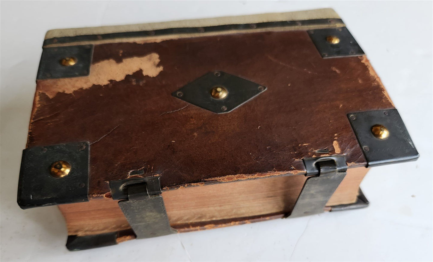 1801 BOOK of COMMON PRAYER in ENGLISH w/ METAL FITTINGS & CLASPS antique