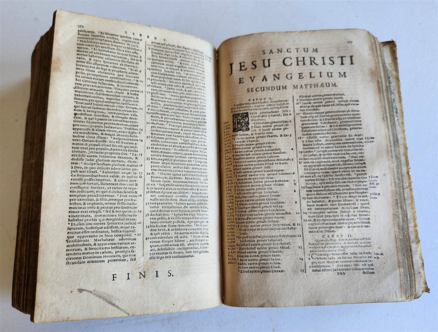 1679 BIBLE in LATIN antique vellum bound OLD & NEW TESTAMENT BIBLIA SACRA