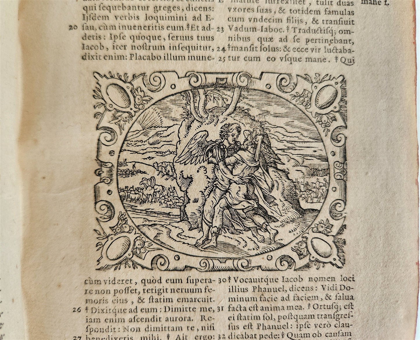 1571 BIBLE in LATIN ILLUSTRATED w/ 135 WOODCUTS antique PIGSKIN w/ METAL CORNERS