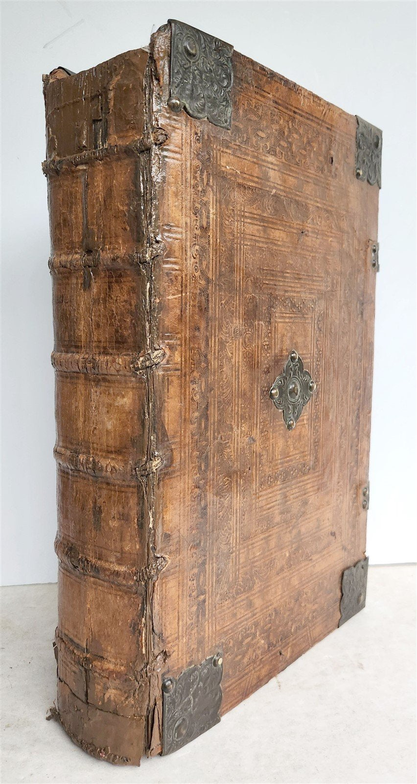 1715 BIBLE in ENGLISH antique ILLUSTRATED w/6 MAPS PIGSKIN FOLIO w/METAL CORNERS