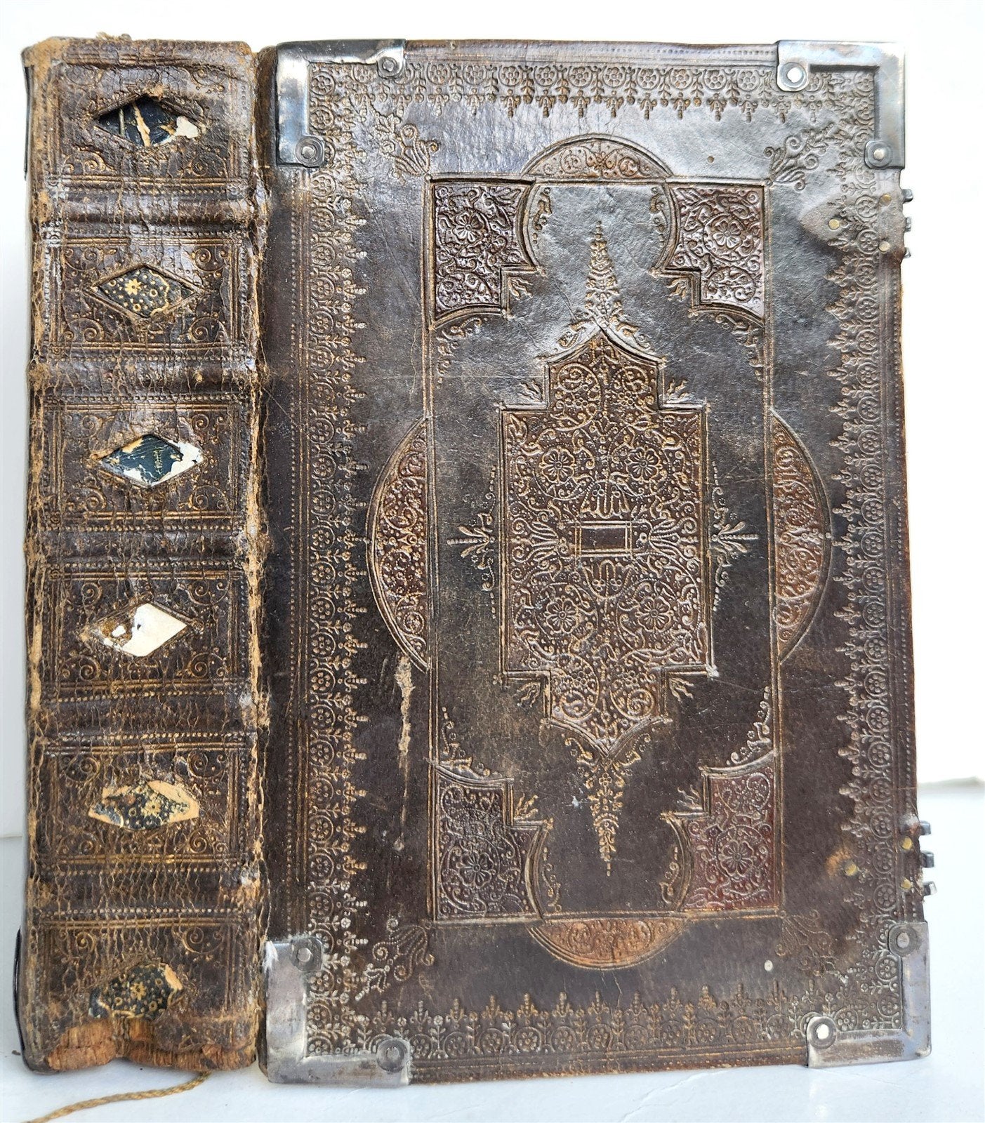 1774 BIBLE in ENGLISH antique FINE ORIGINAL BINDING w/ SILVER CORNER PIECES