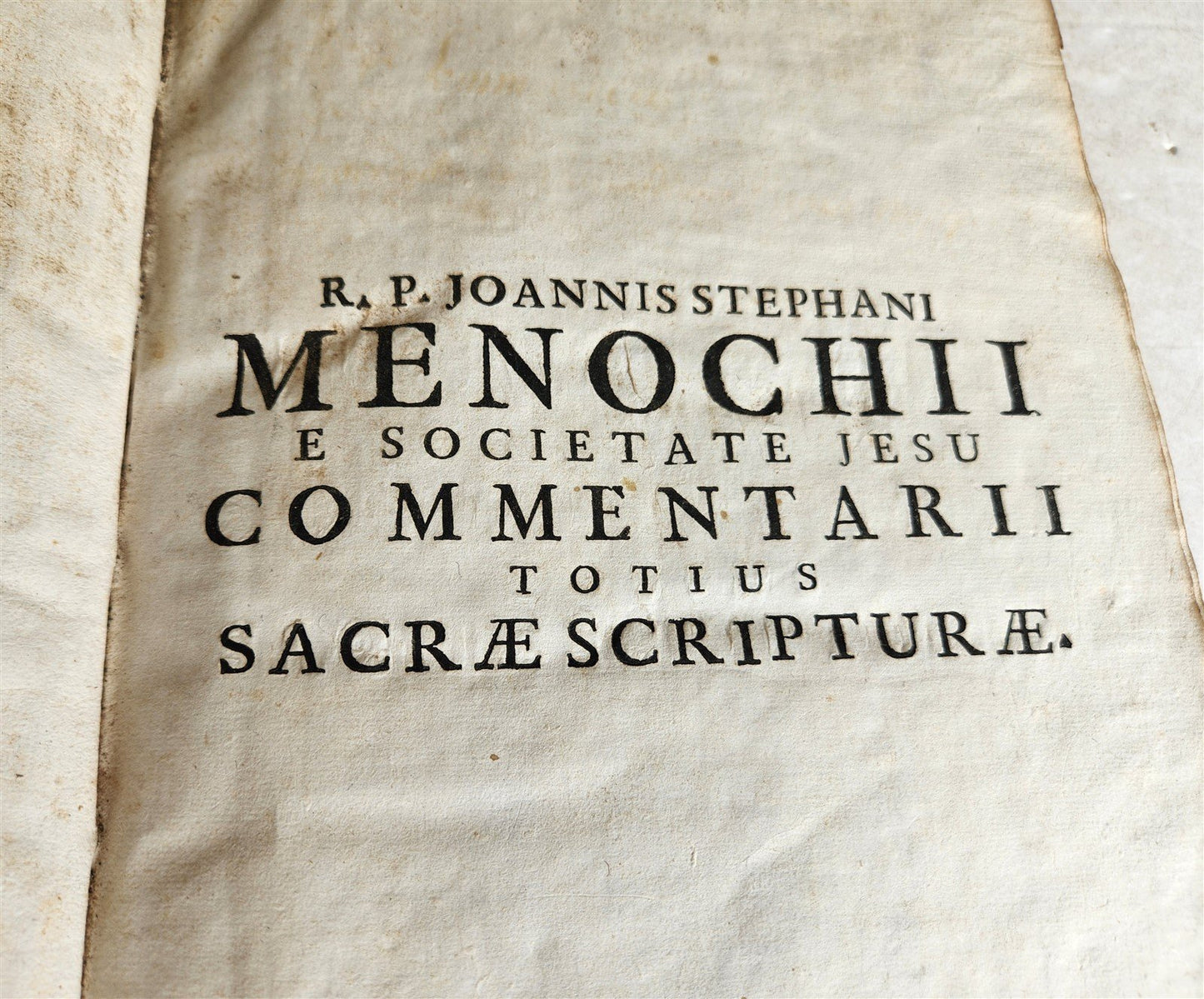 1743 BIBLE COMMENTARY Joannis Stephani Menochius in LATIN VELLUM FOLIO antique