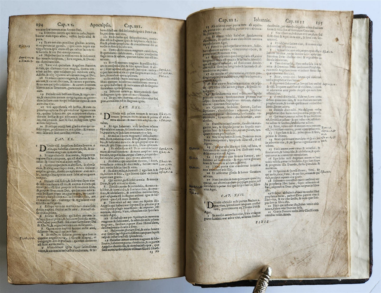 1580 BIBLE FIRST LATIN BIBLIA PRINTED in ENGLAND by Christopher Barker antique
