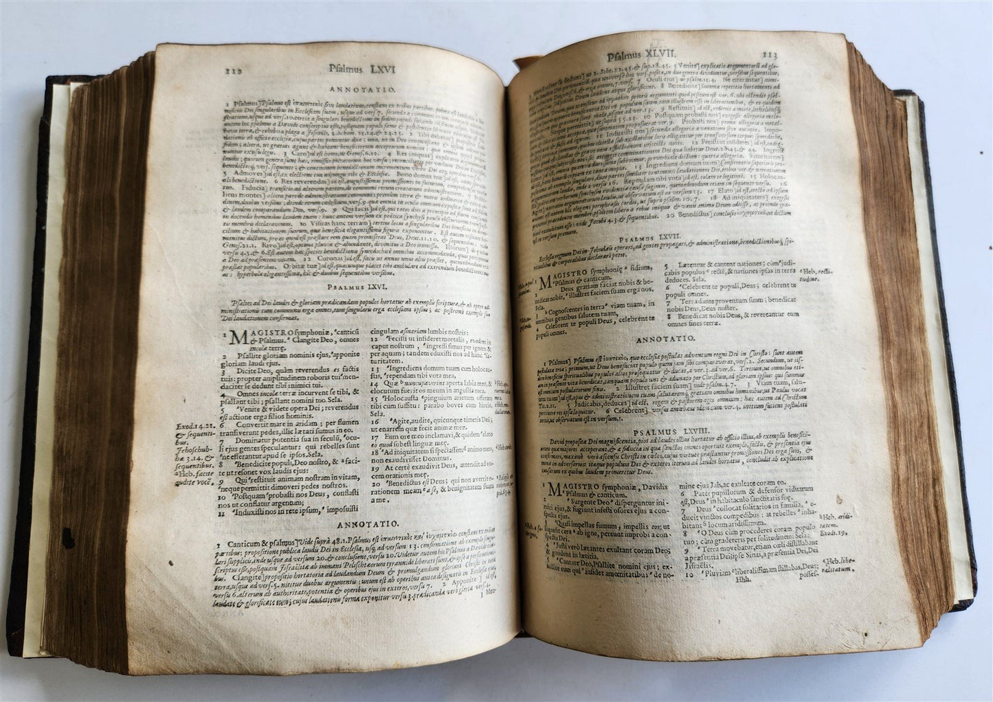 1580 BIBLE FIRST LATIN BIBLIA PRINTED in ENGLAND by Christopher Barker antique