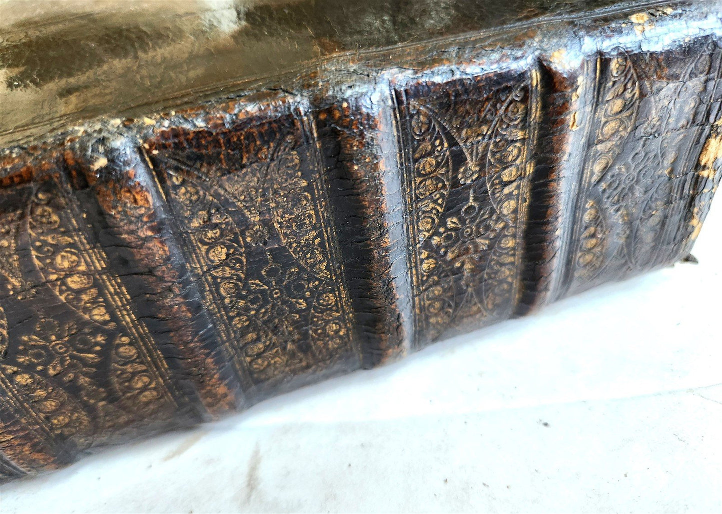 1678 BIBLE in ENGLISH w/ ORIGINAL BINDING antique OLD & NEW TESTAMENT 17th CENT.