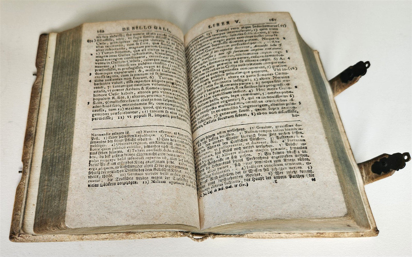 1758 JULIUS CAESAR ILLUSTRATED w/ MAPS DE BELLO GALICO et CIVILI antique PIGSKIN