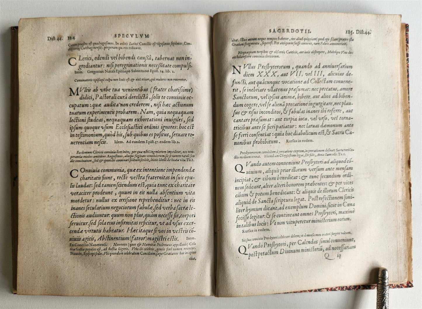 1559 Apostoli describentis episcoporum antique 16th CENTURY