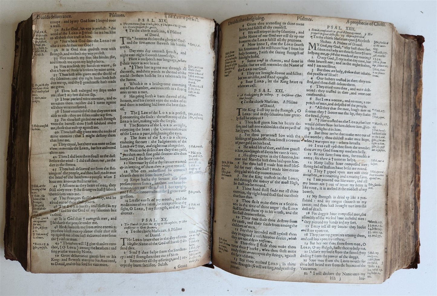 1630 BIBLE in ENGLISH antique 17th CENTURY original binding