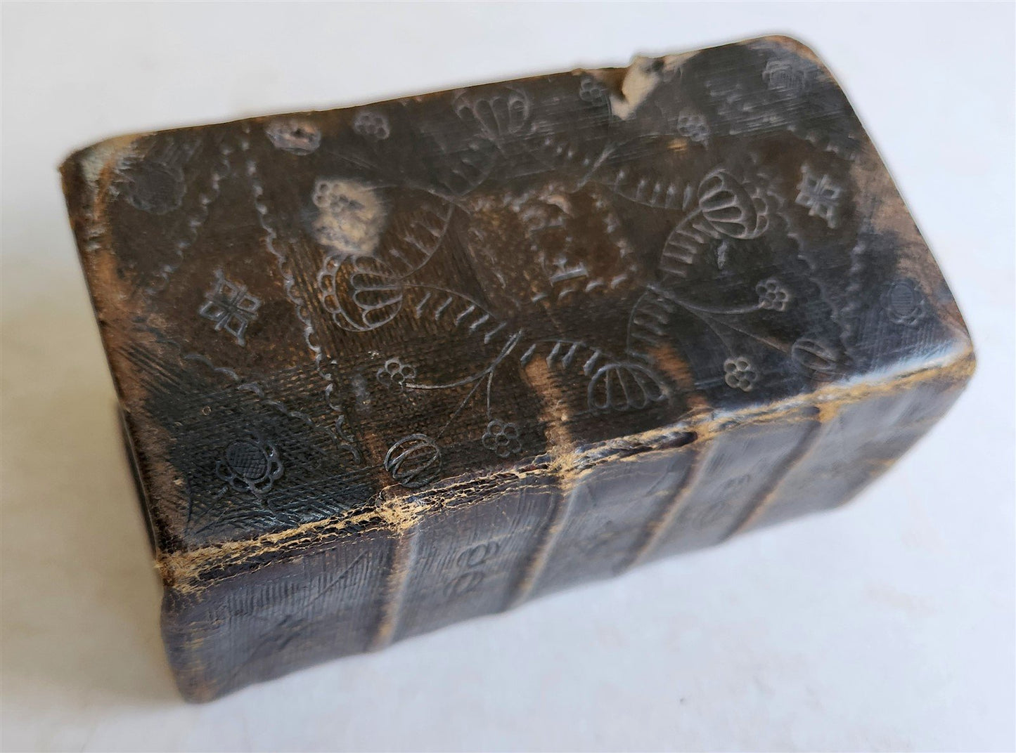 1653 PEARL BIBLE in ENGLISH antique OLD & NEW TESTAMENT pocket size RARE
