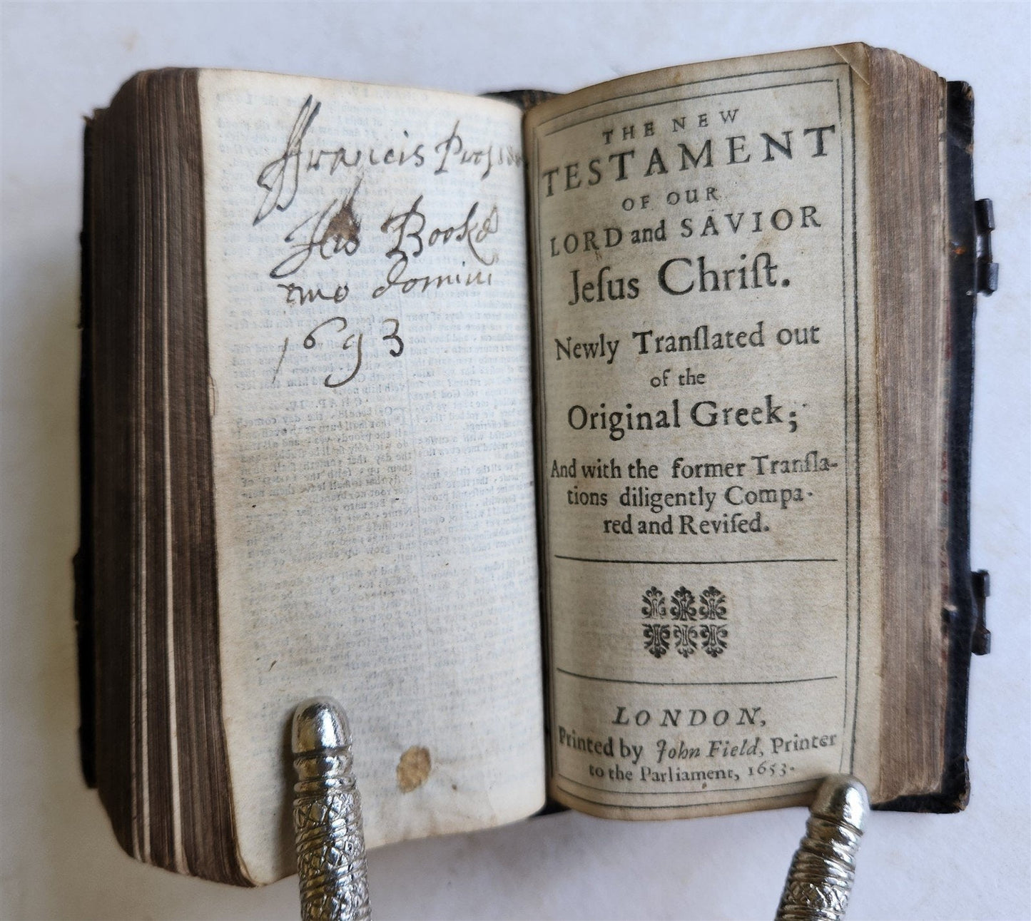 1653 PEARL BIBLE in ENGLISH antique OLD & NEW TESTAMENT pocket size RARE