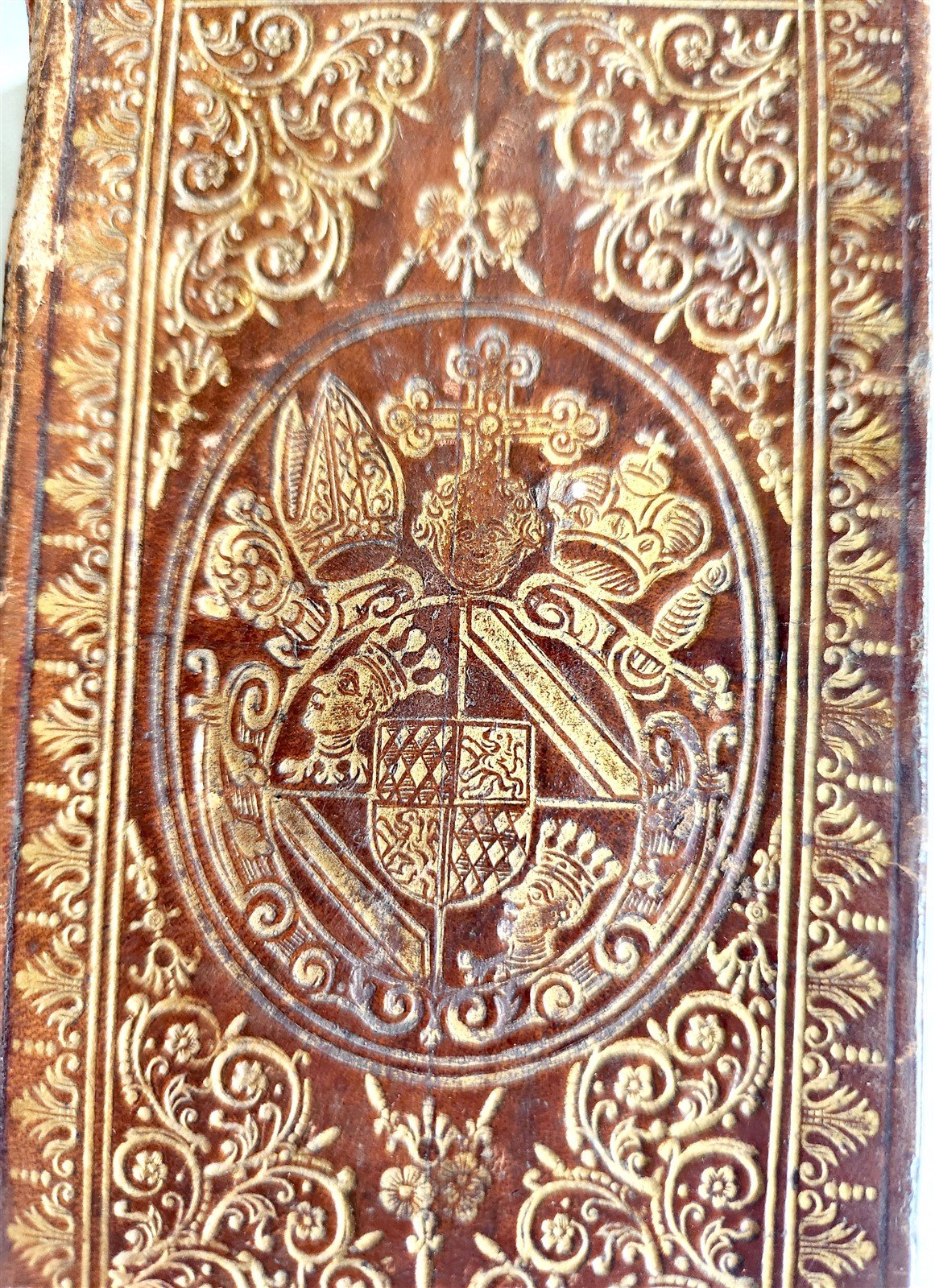 1727 MAGNIFICENT BINDING COAT of ARMS antique Deliciarum sacrarum et acroamatum