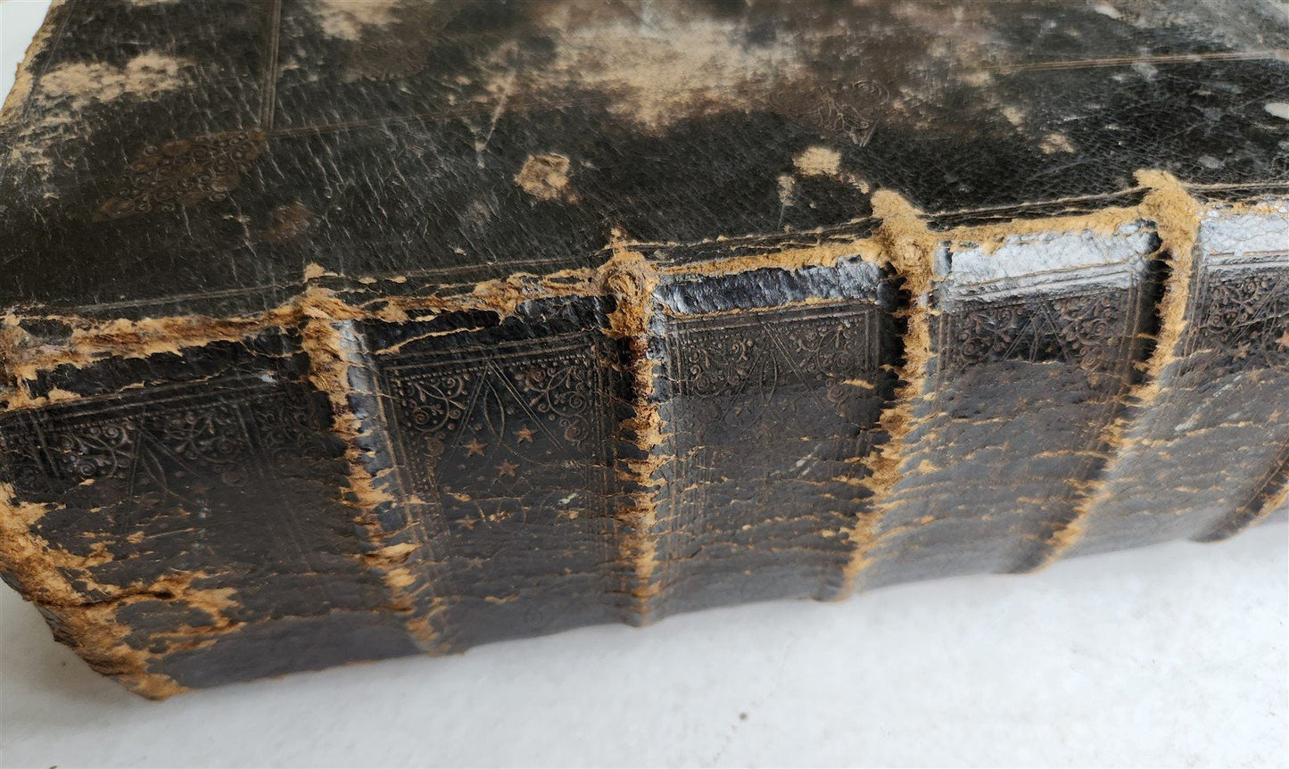 1697 BIBLE in ENGLISH antique OLD & NEW TESTAMENT by the University Printers