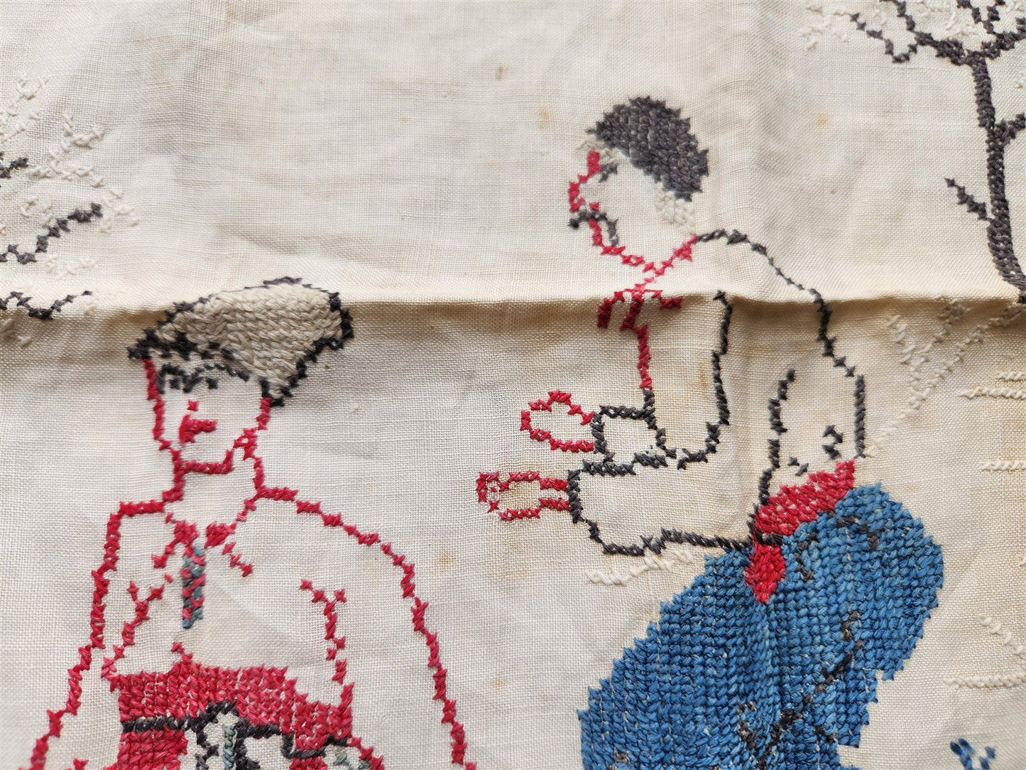 VINTAGE UKRAINIAN NEEDLEWORK