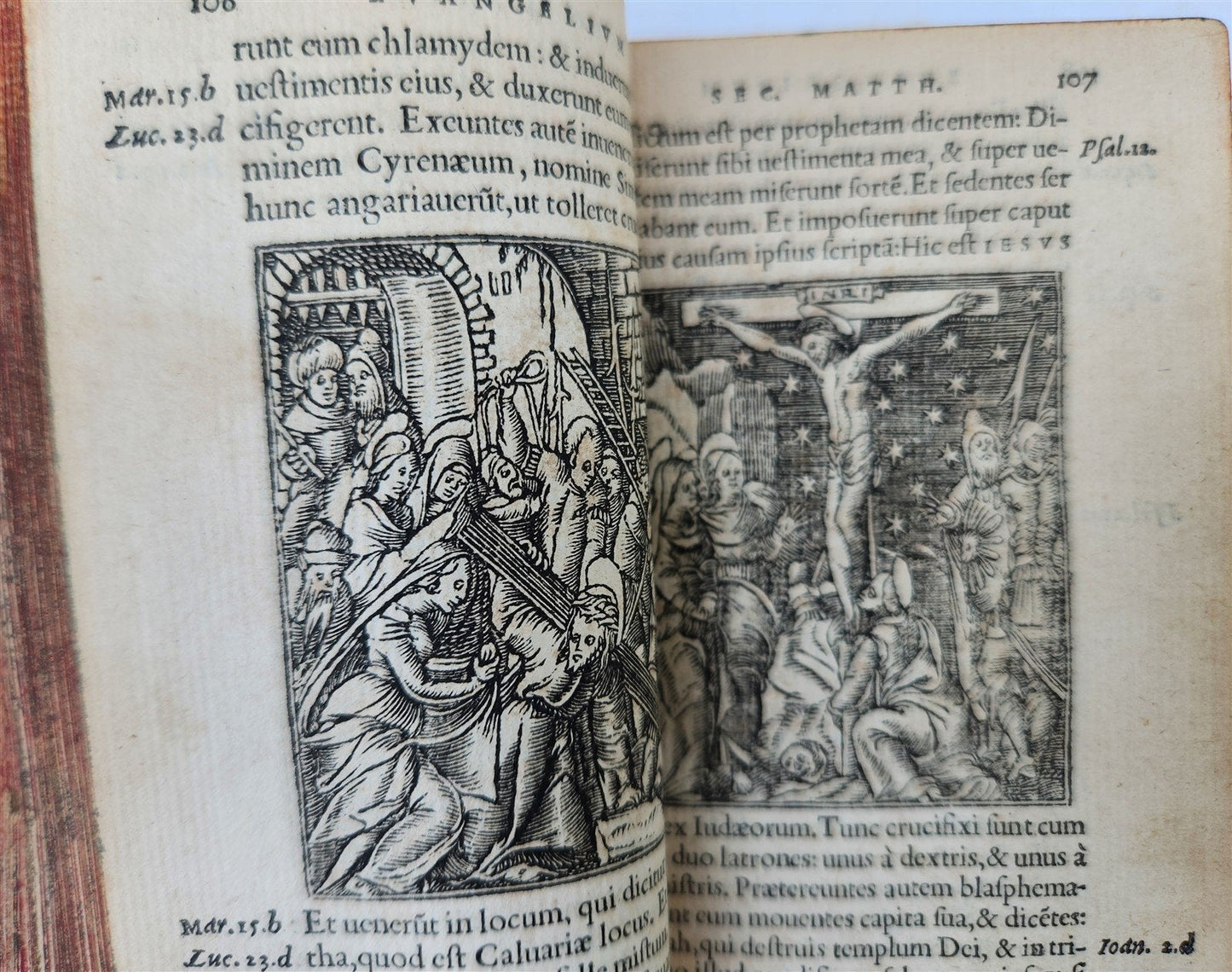 1549 BIBLE in LATIN ILLUSTRATED w/ 108 WOODCUTS antique RARE pocket size