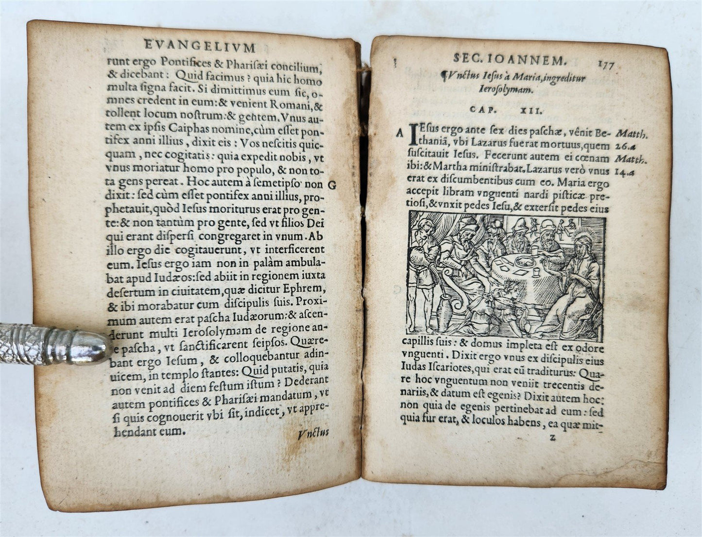 16th century BIBLE in LATIN ILLUSTRATED antique pocket size NEW TESTAMENT