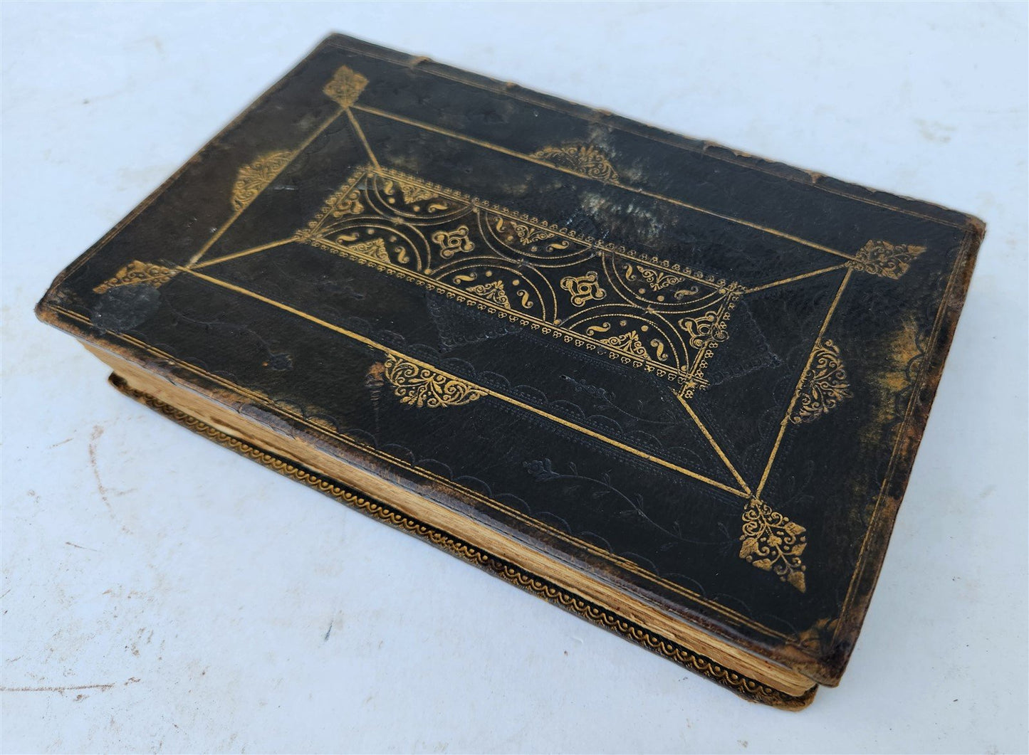 1713 BOOK of COMMON PRAYER ILLUSTRATED antique ORIGINAL BINDING by John Baskett