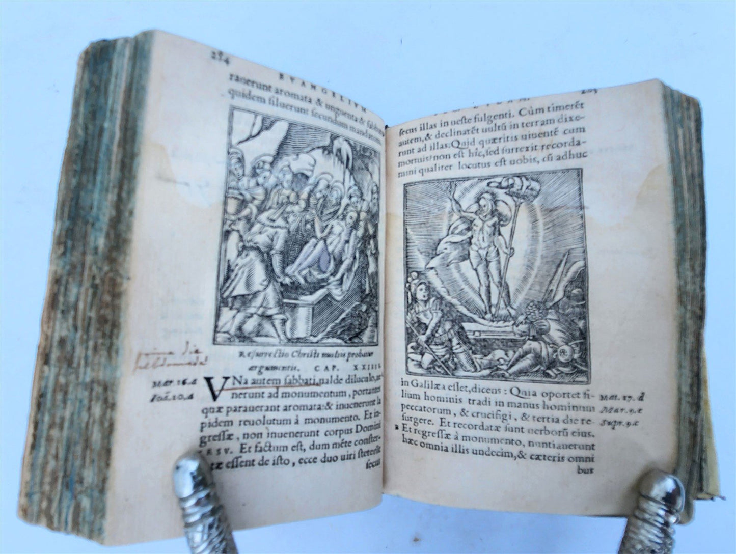 1551 BIBLE in LATIN ILLUSTRATED w/ 108 WOODCUTS antique RARE pocket size VELLUM