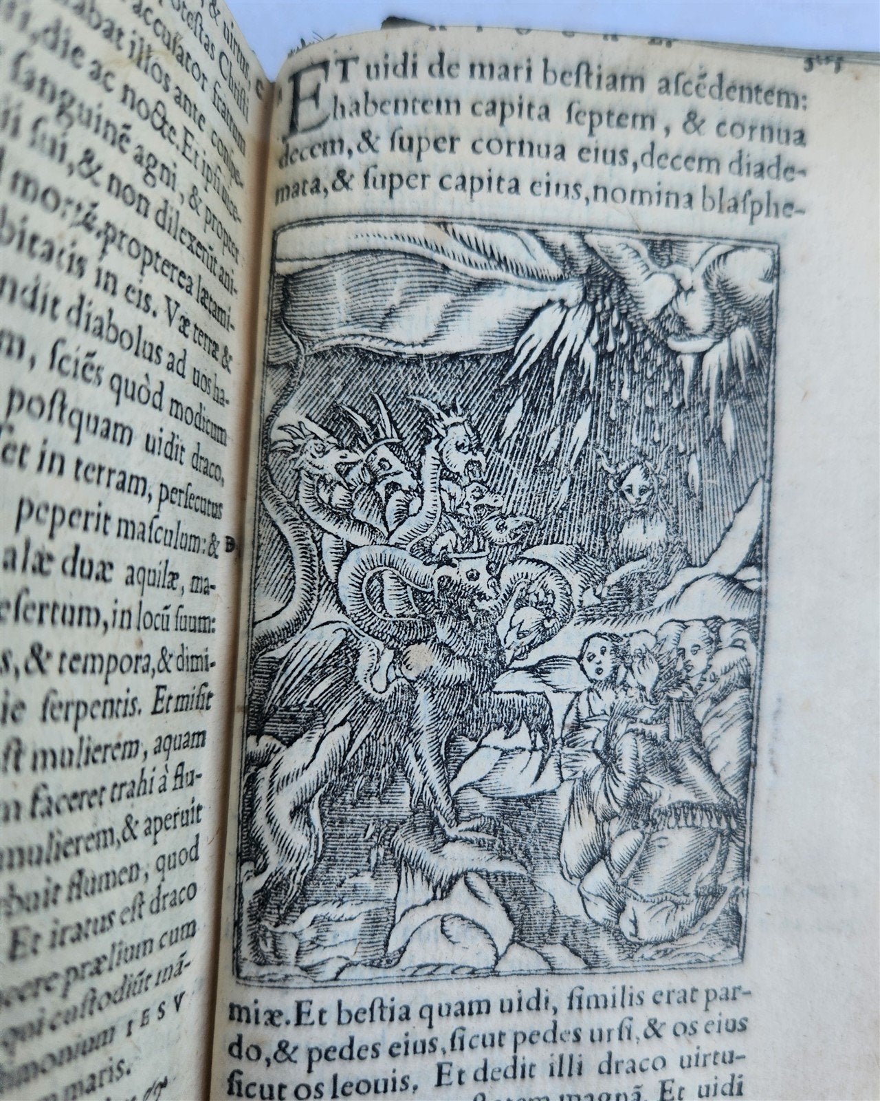 1551 BIBLE in LATIN ILLUSTRATED w/ 108 WOODCUTS antique RARE pocket size VELLUM