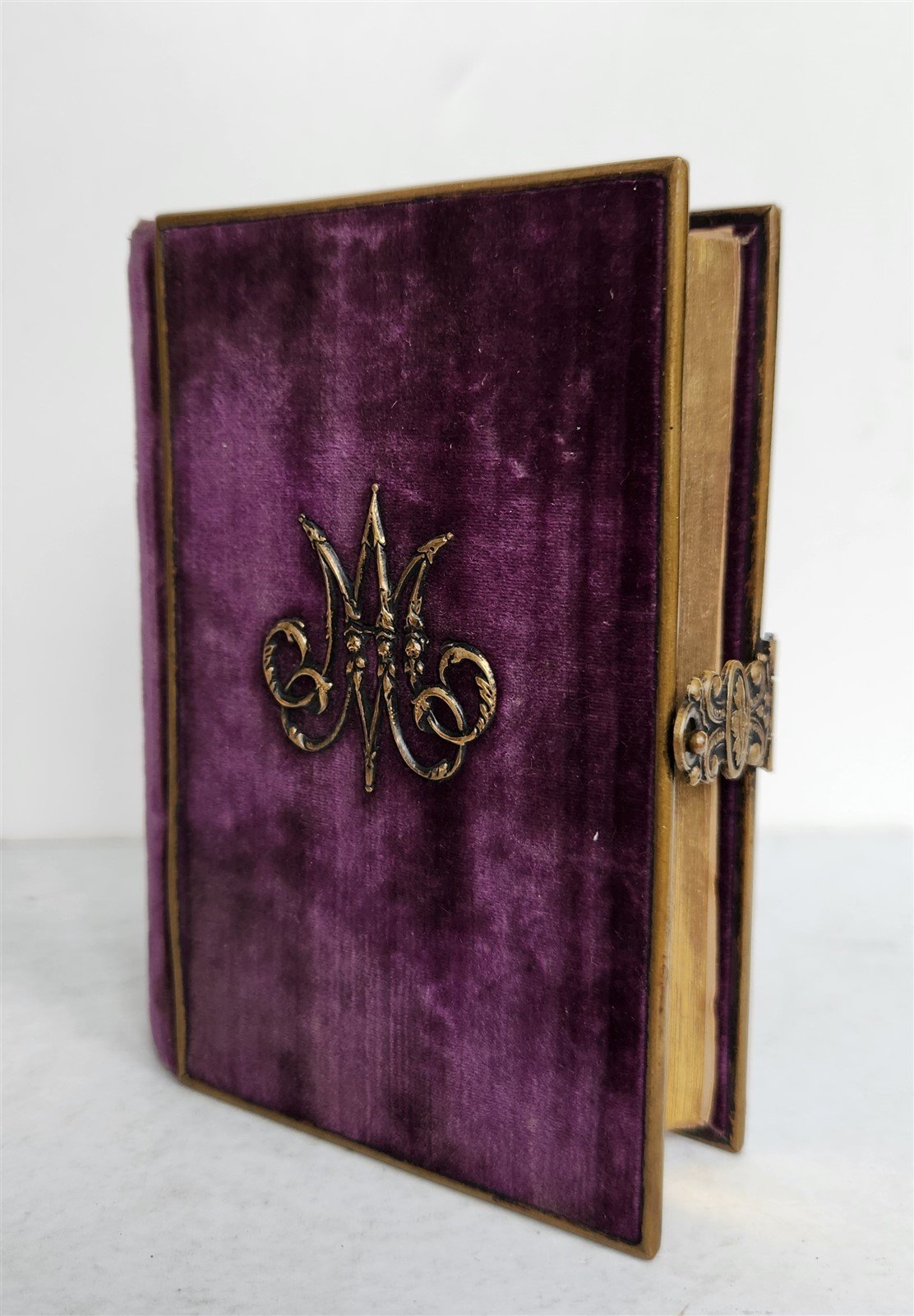 1864 CATHOLIC PRAYER BOOK in FRENCH antique FINE VELVET & METAL BINDING
