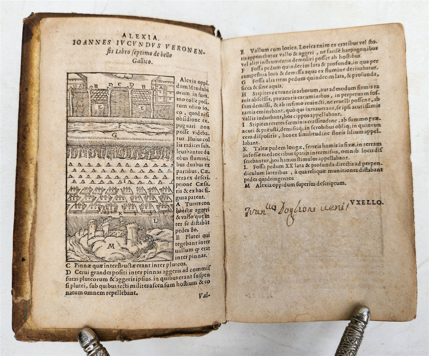 1579 JULIUS CAESAR ILLUSTRATED DE BELLO GALICO antique PIGSKIN BOUND 16th CENT.