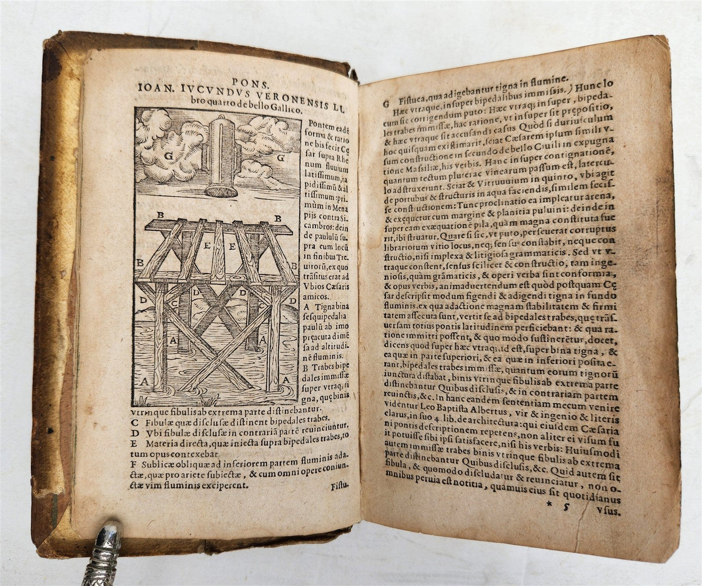 1579 JULIUS CAESAR ILLUSTRATED DE BELLO GALICO antique PIGSKIN BOUND 16th CENT.