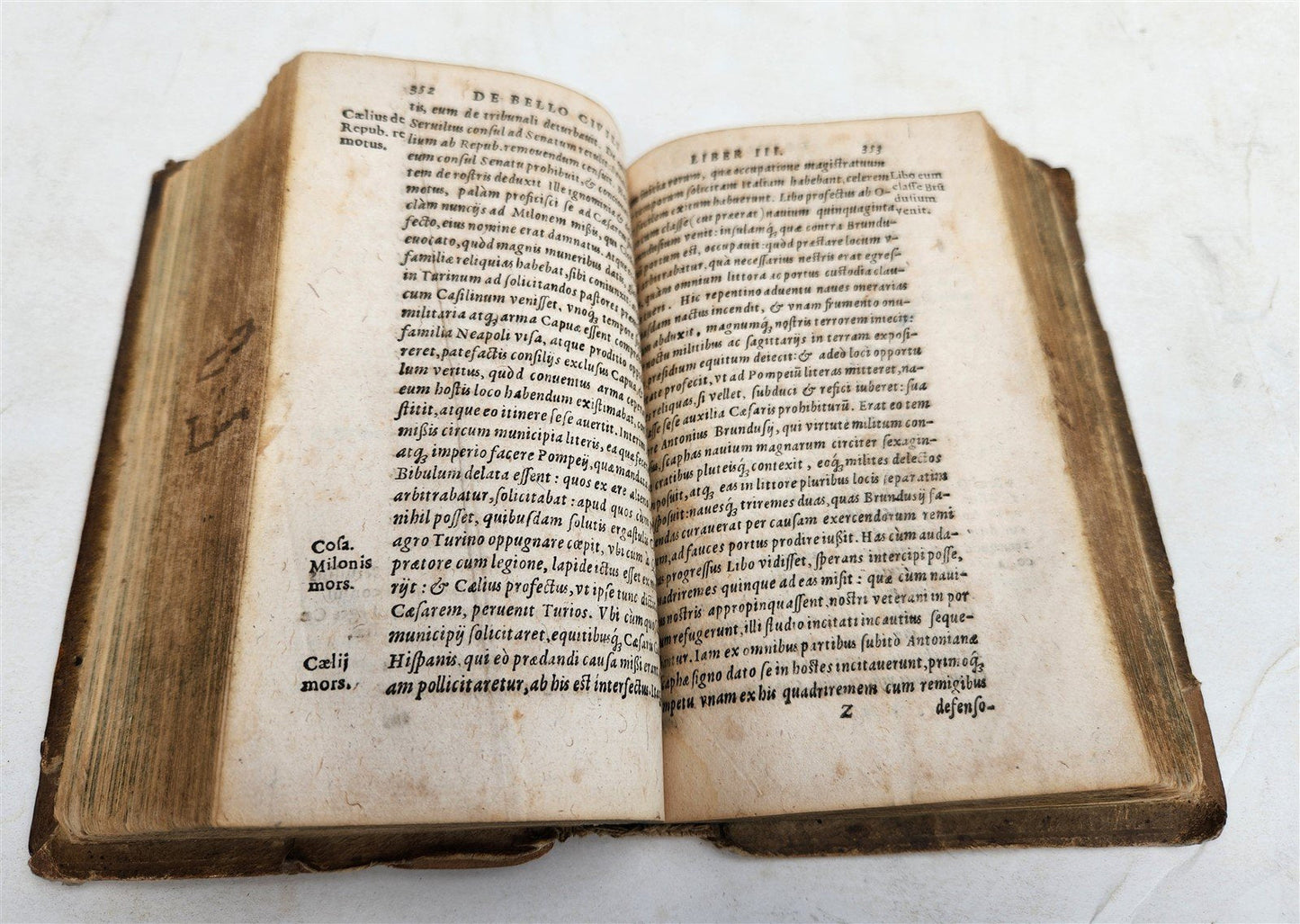 1579 JULIUS CAESAR ILLUSTRATED DE BELLO GALICO antique PIGSKIN BOUND 16th CENT.