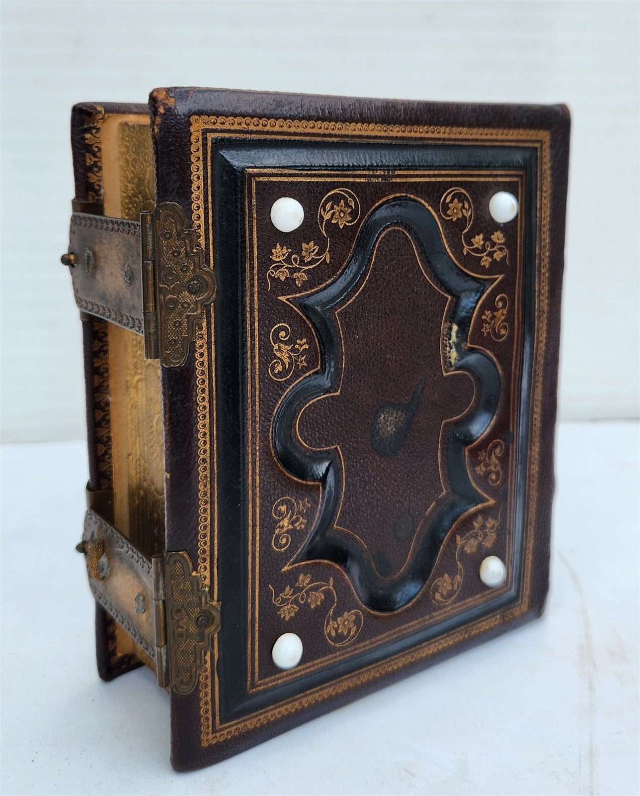 19th CENTURY PHOTO ALBUM