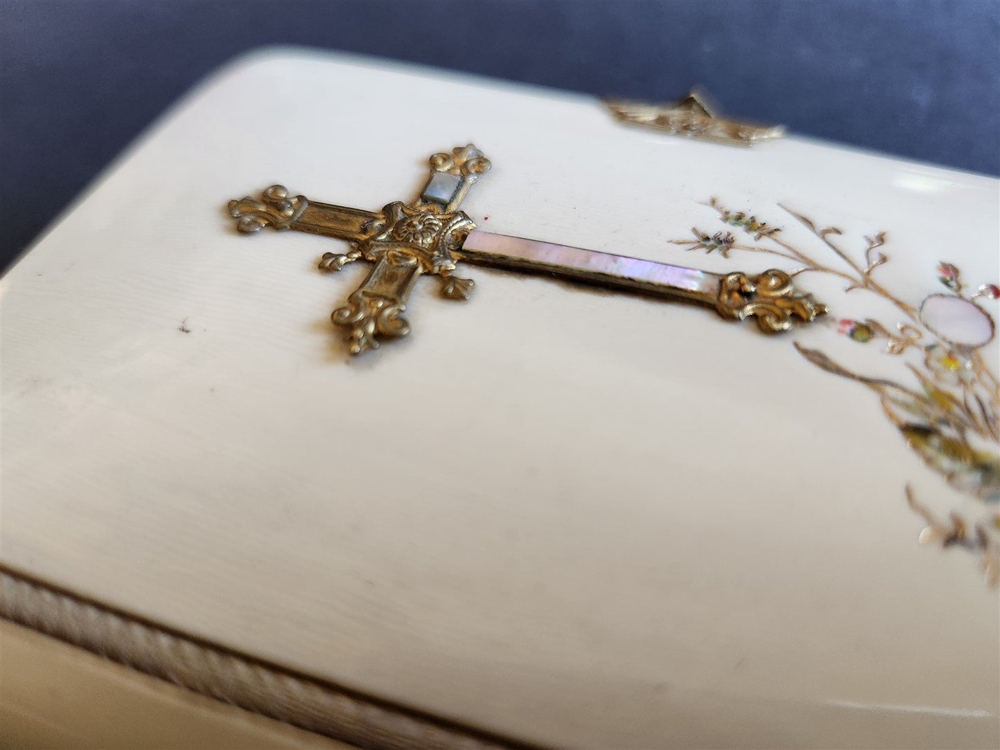 1890s PRAYER BOOK in GERMAN antique NICE BINDING w/ APPLIED BRASS CROSS