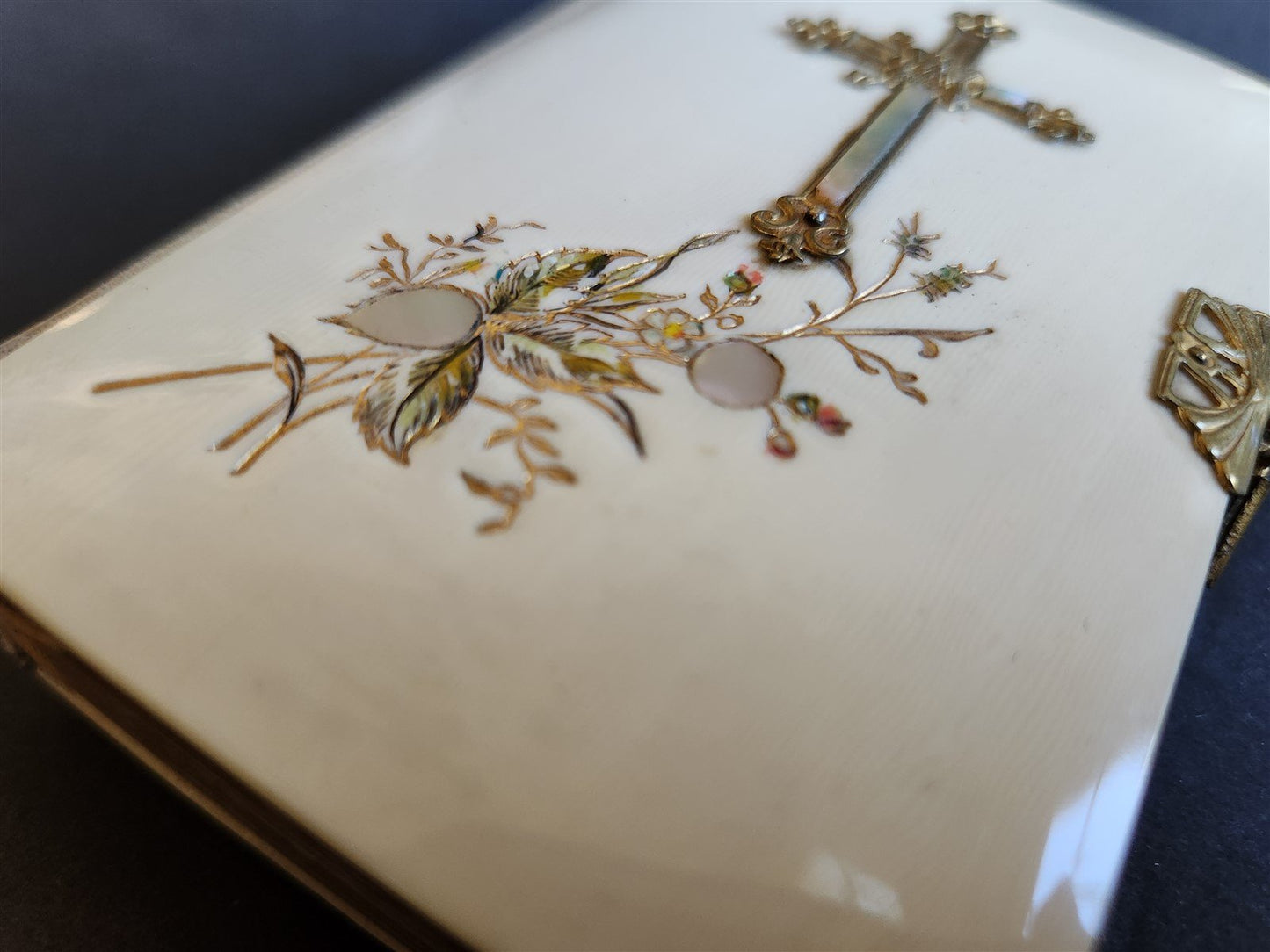 1890s PRAYER BOOK in GERMAN antique NICE BINDING w/ APPLIED BRASS CROSS