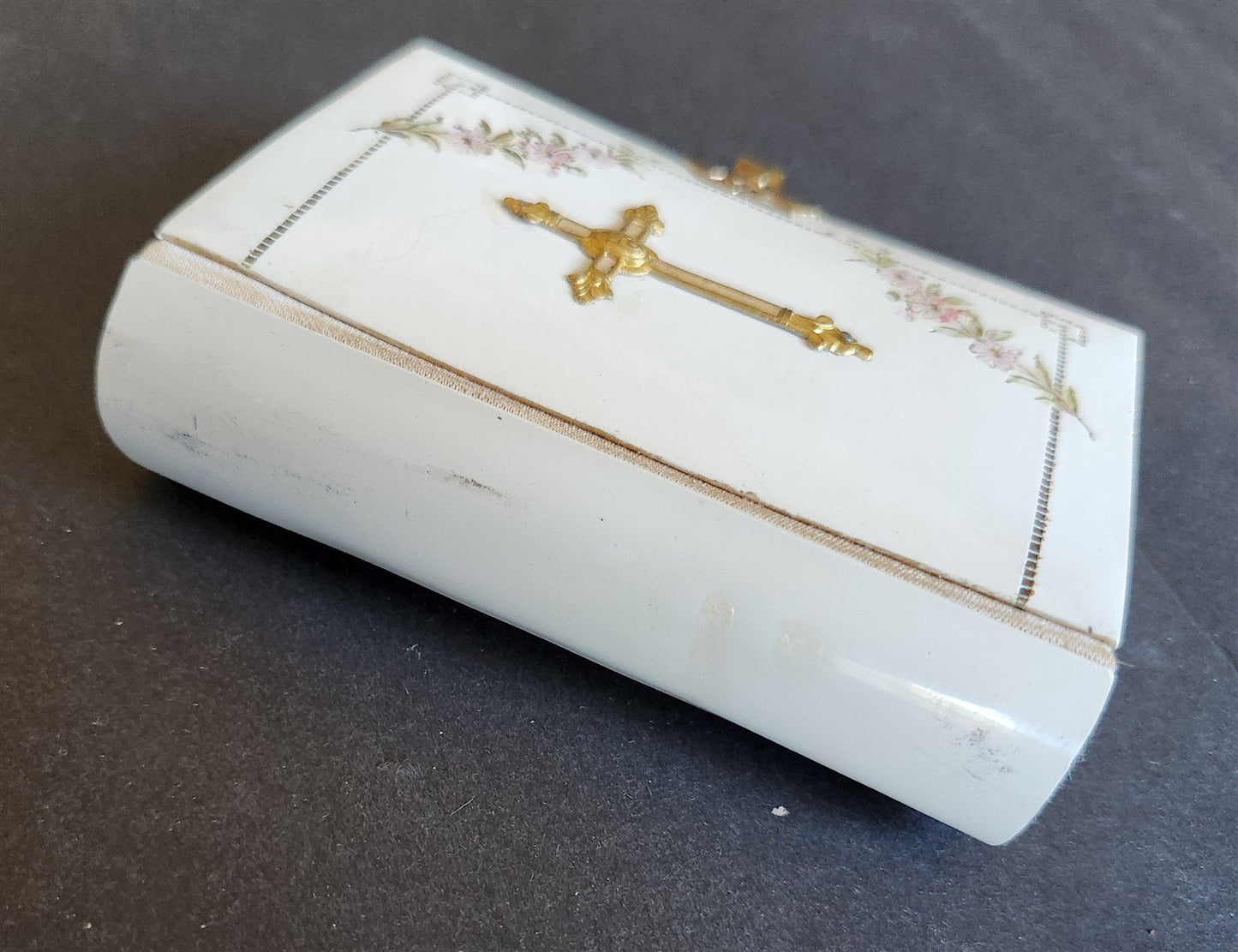 1899 PRAYER BOOK in GERMAN antique NICE BINDING w/ APPLIED CROSS DECORATION