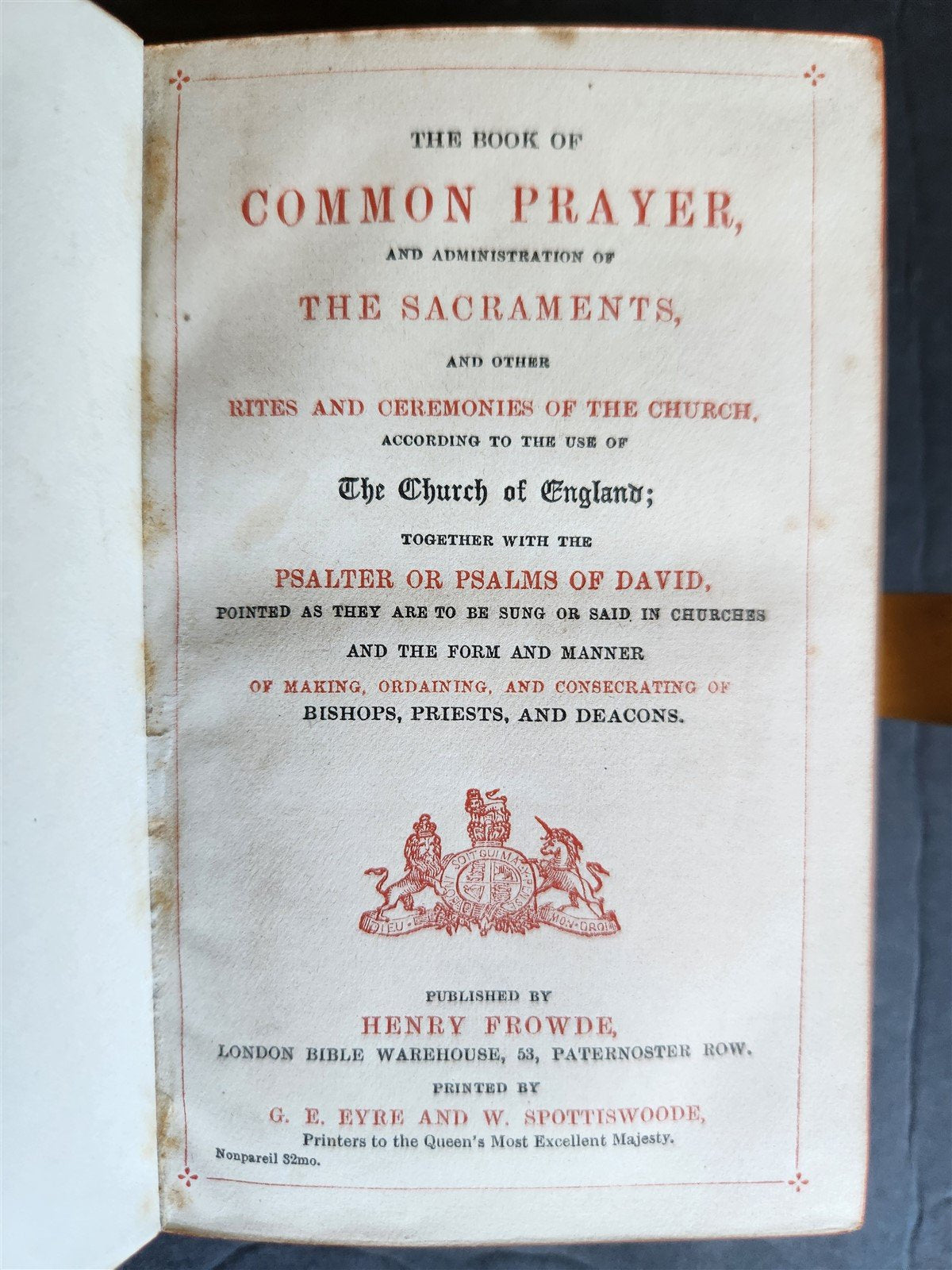 1890s COMMON PRAYER BOOK in ENGLISH antique NICE BINDING w/ APPLIED CROSS