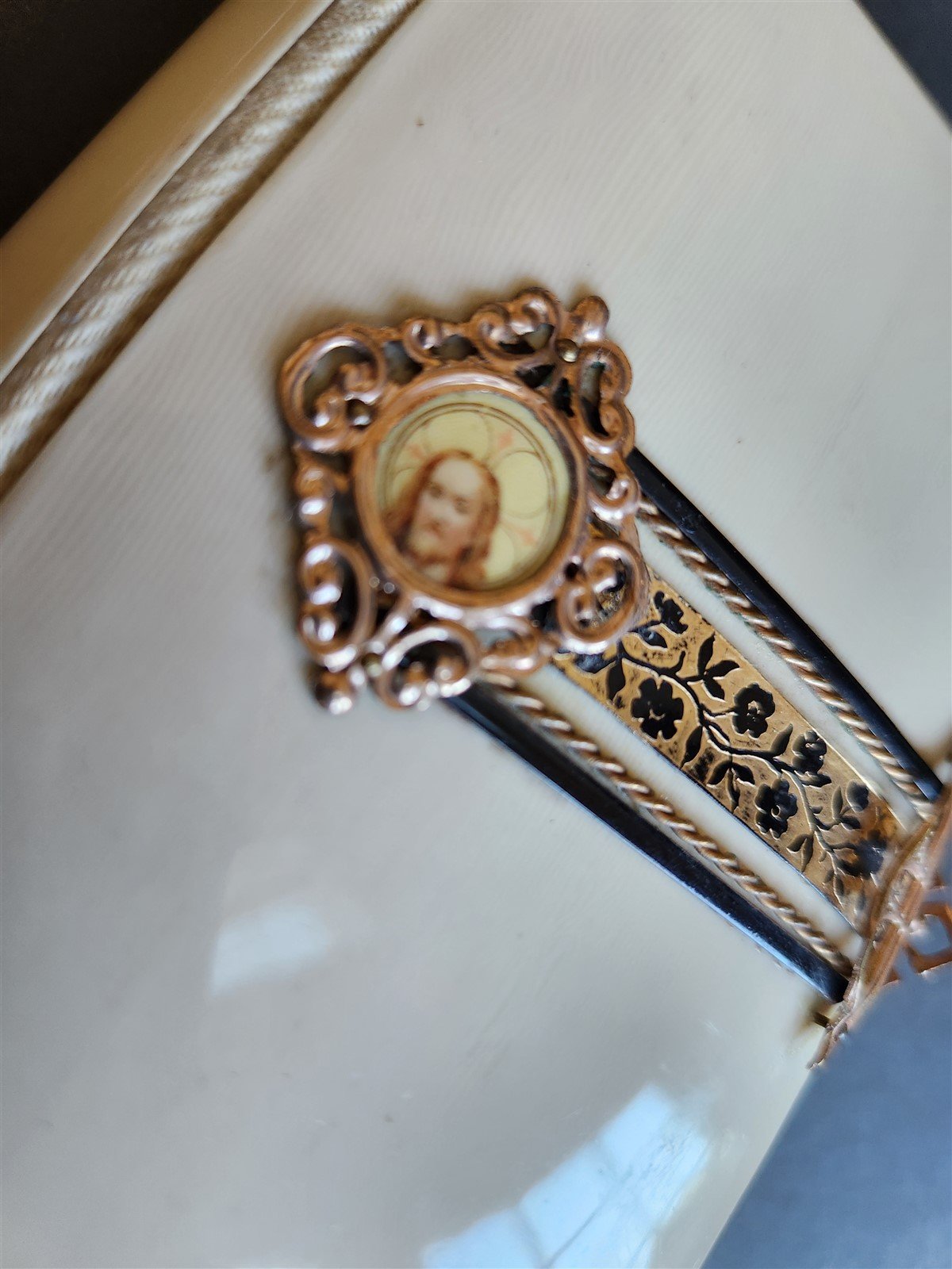 1899 PRAYER BOOK in GERMAN antique NICE BINDING w/ APPLIED CROSS DECORATION