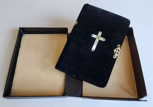 1900s GERMAN HYMNAL antique VELVET BINDING w/ MOTHER OF PEARL DECORATION