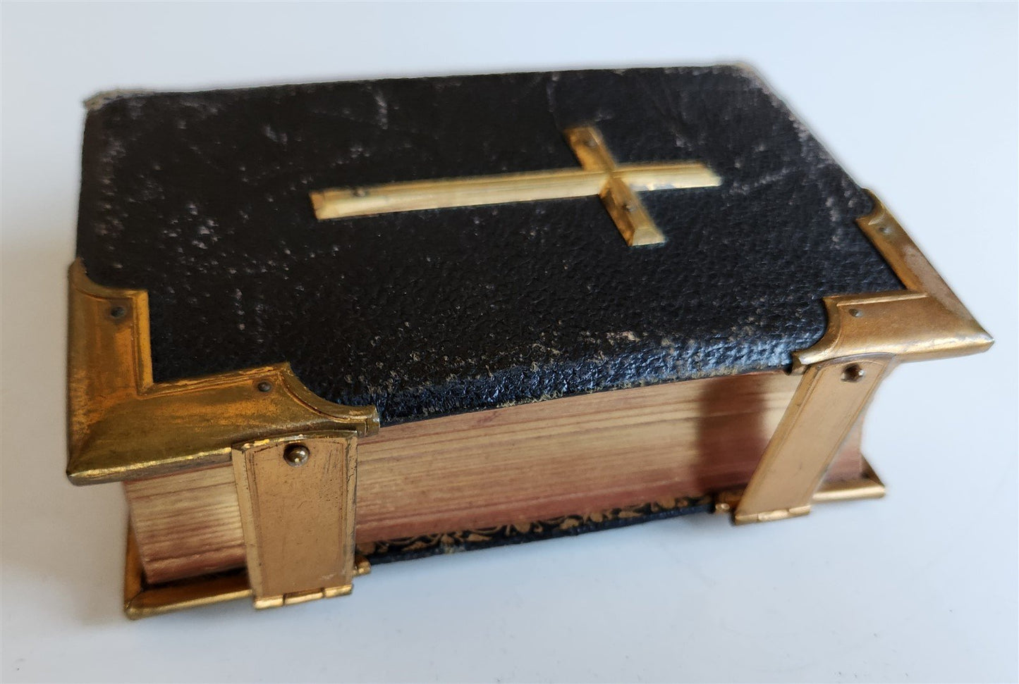 1830s COMMON PRAYER BOOK w/ PSALTER in ENGLISH antique BRASS DECORATED BINDING