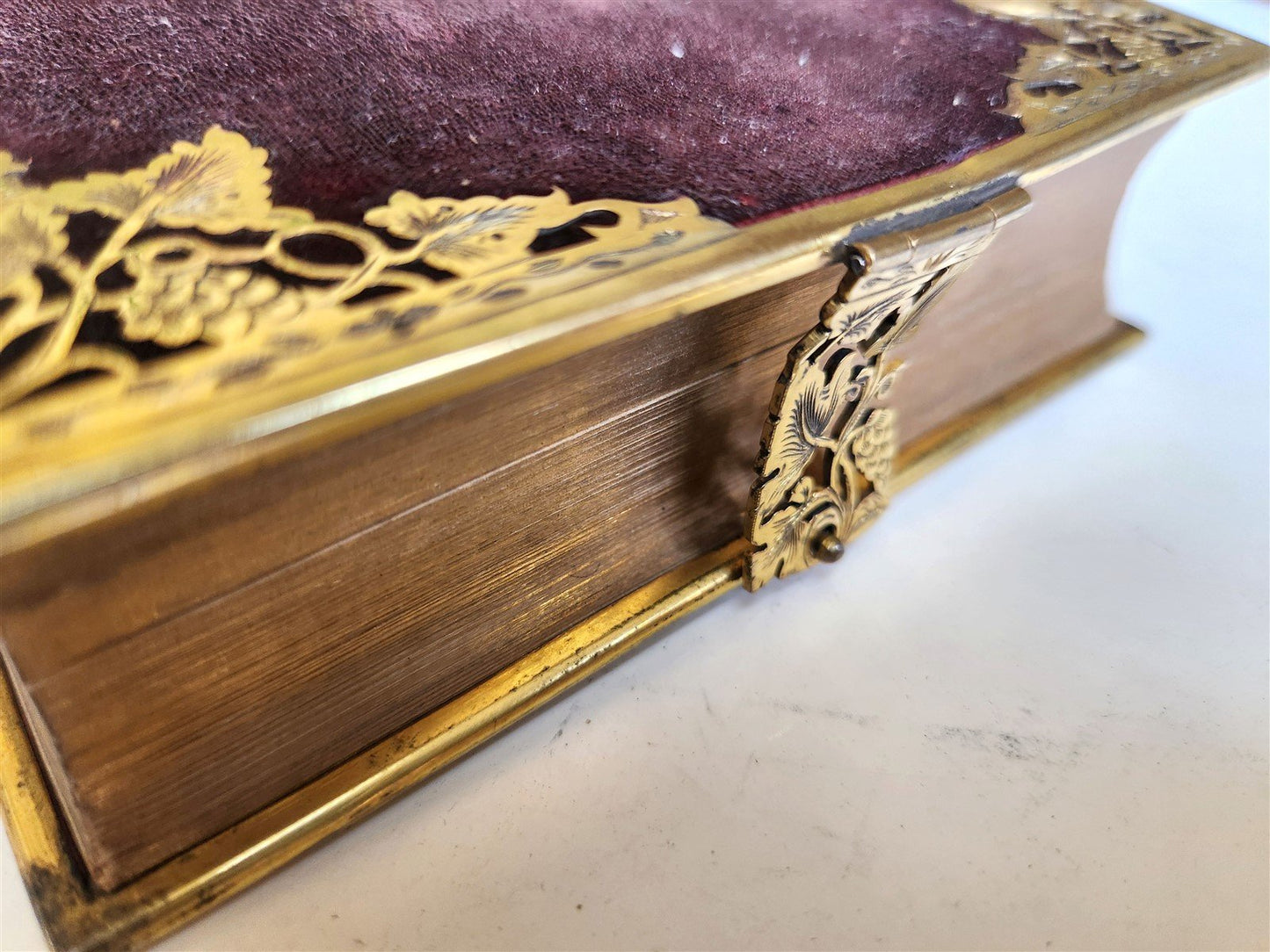 1860s THE BOOK OF COMMON PRAYER in ENGLISH antique BRASS & VELVET BINDING