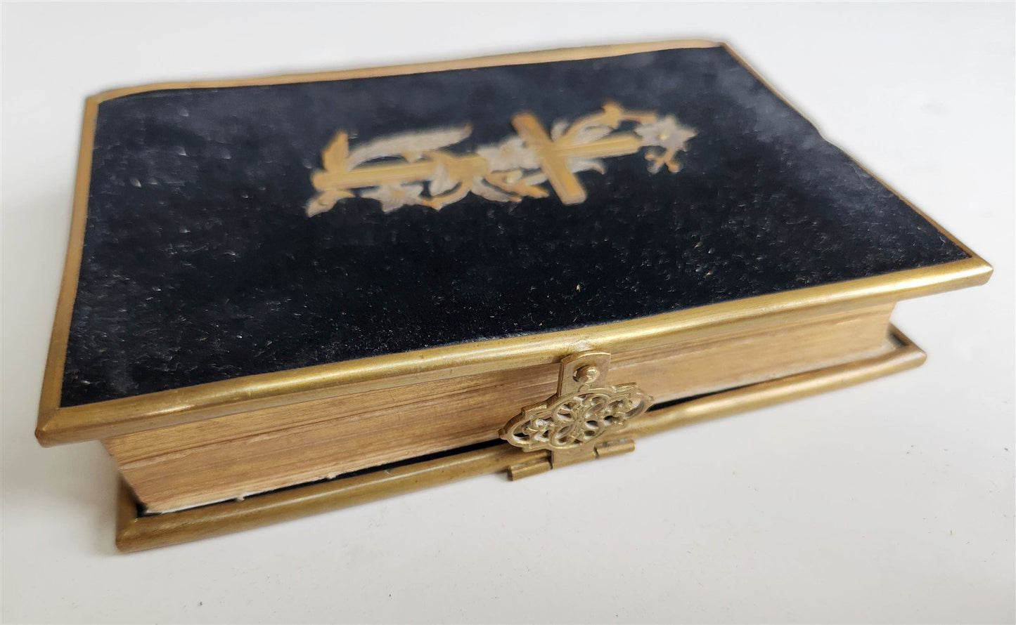 1905 HYMNAL in GERMAN antique DECORATIVE VELVET BINDING w/ METAL ORNAMENT