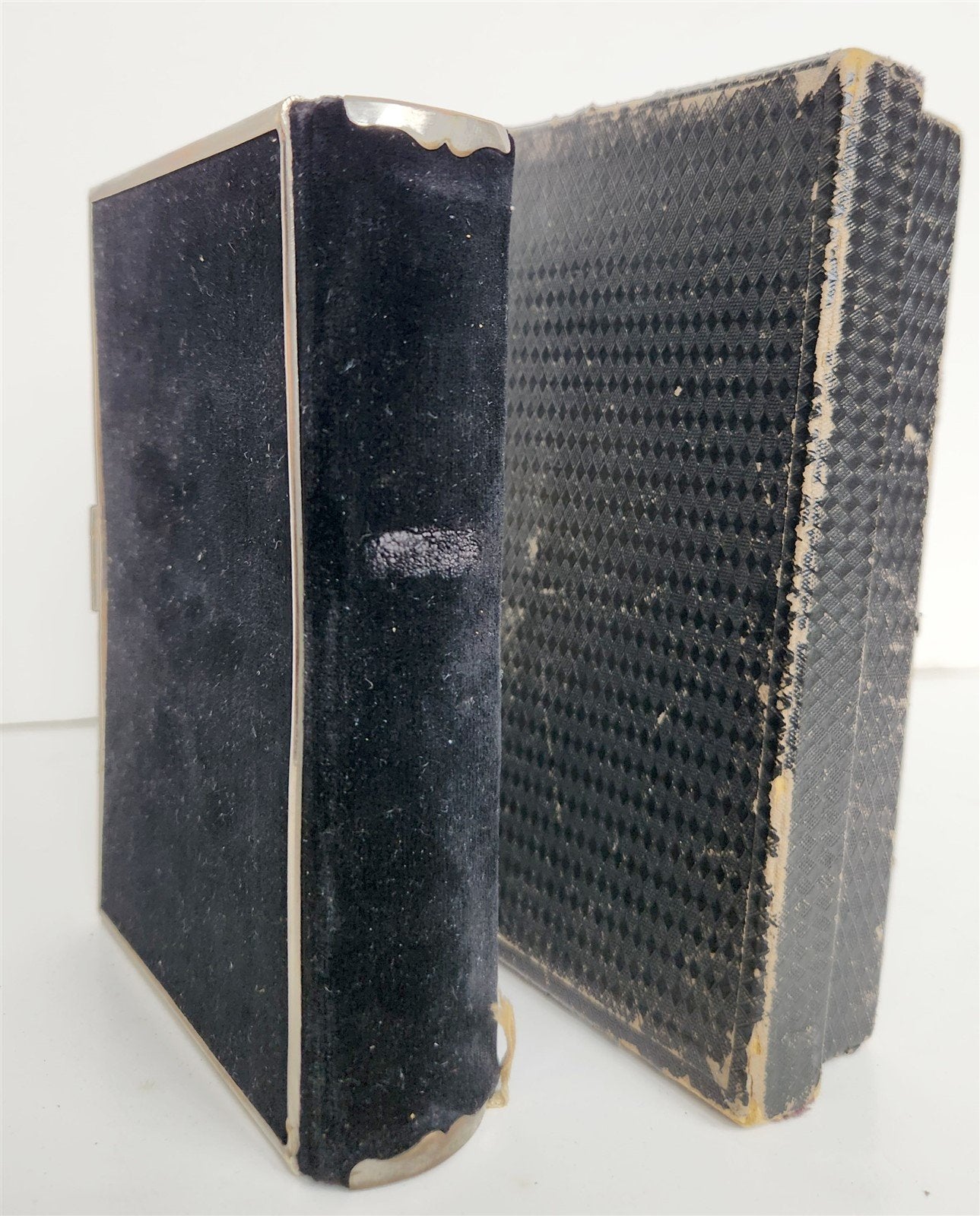1902 HYMNAL in GERMAN antique DECORATIVE VELVET BINDING w/ METAL EDGES