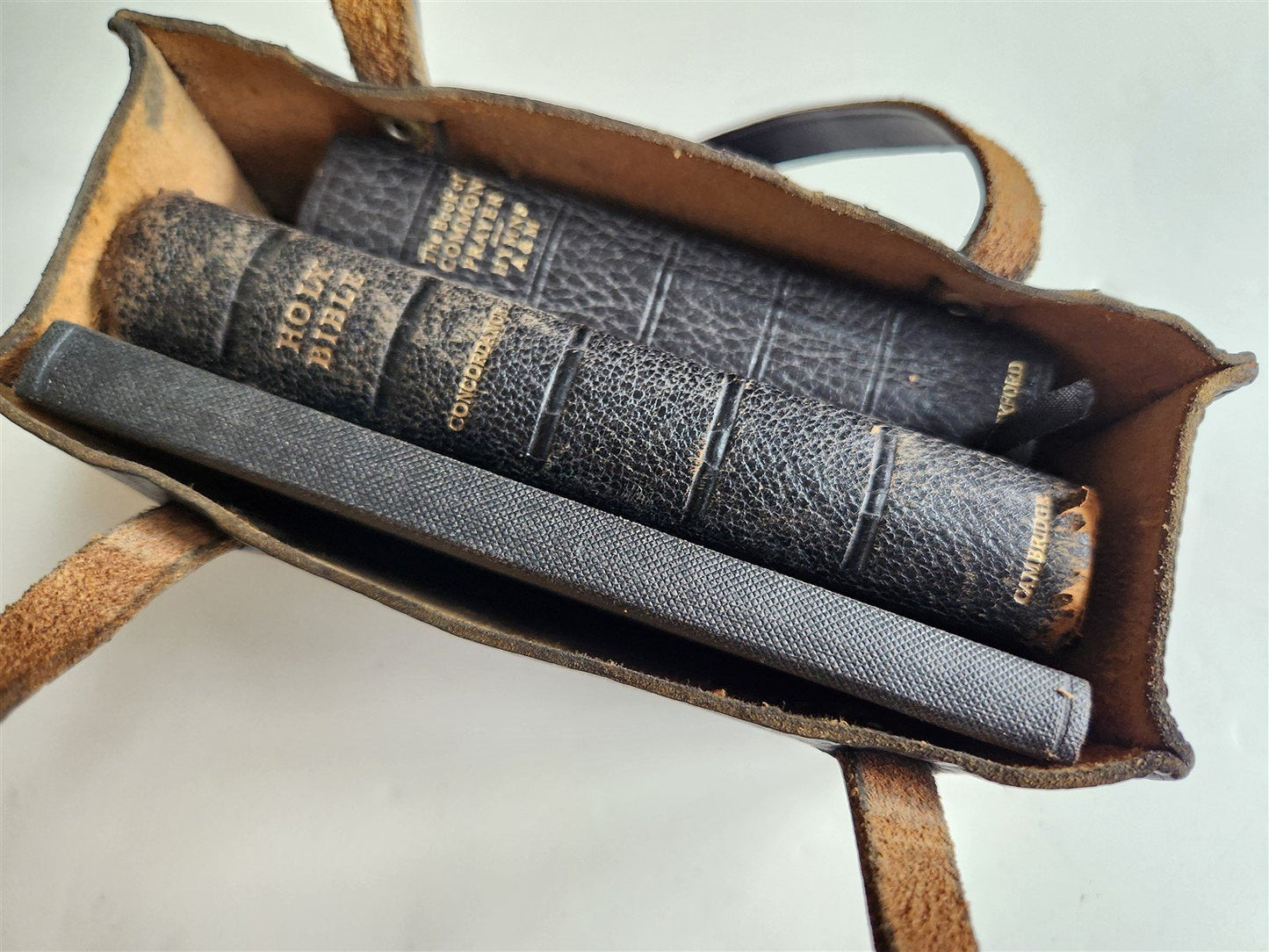 1900s BIBLE CONCORDANCE BOOK OF COMMON PRAYER & APOCRYPHA in ENGLISH antique