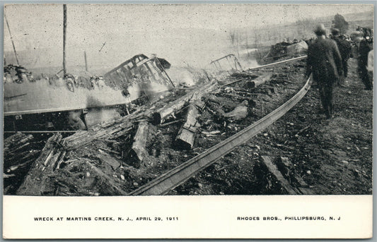 TRAIN WRECK AT MARTINS CREEK NJ April 1911 ANTIQUE POSTCARD