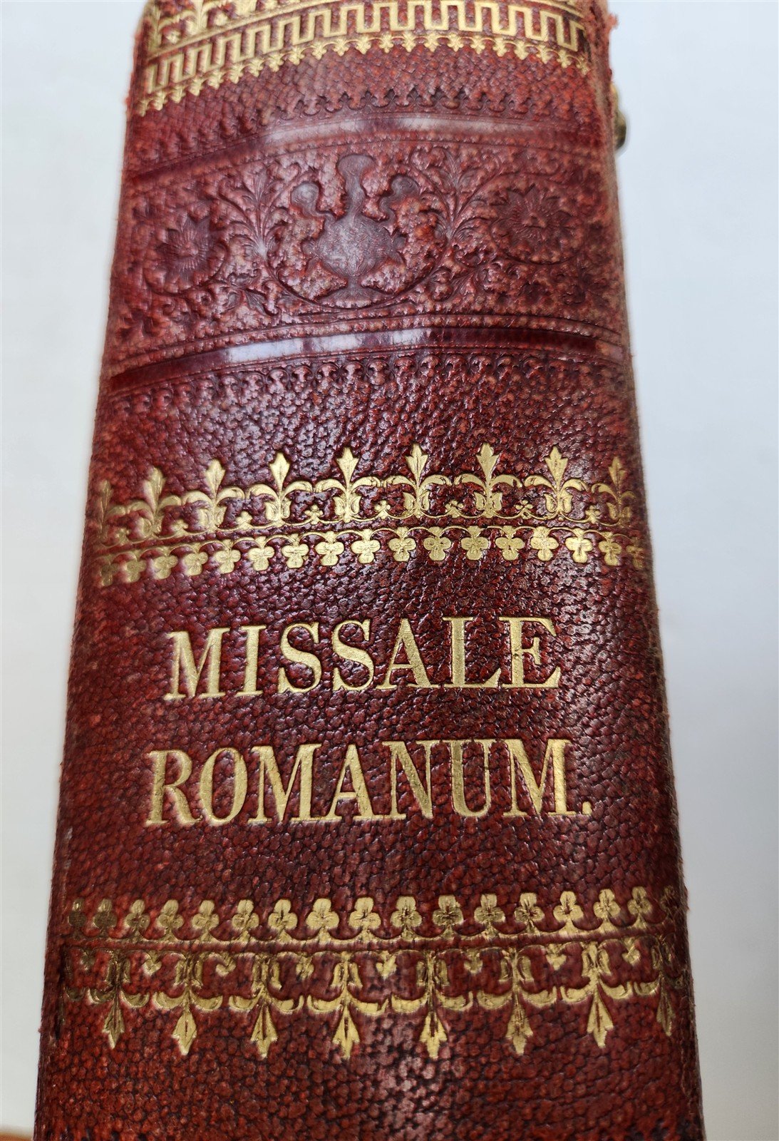 1905 MISSAL FOLIO antique LEATHER BINDING w/ BRASS FITTINGS Missale Romanum