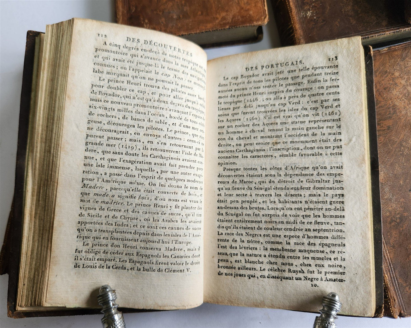 1805 VOLTAIRE 8 VOLUMES Essai sur les moeurs et l'esprit des nations ANTIQUE