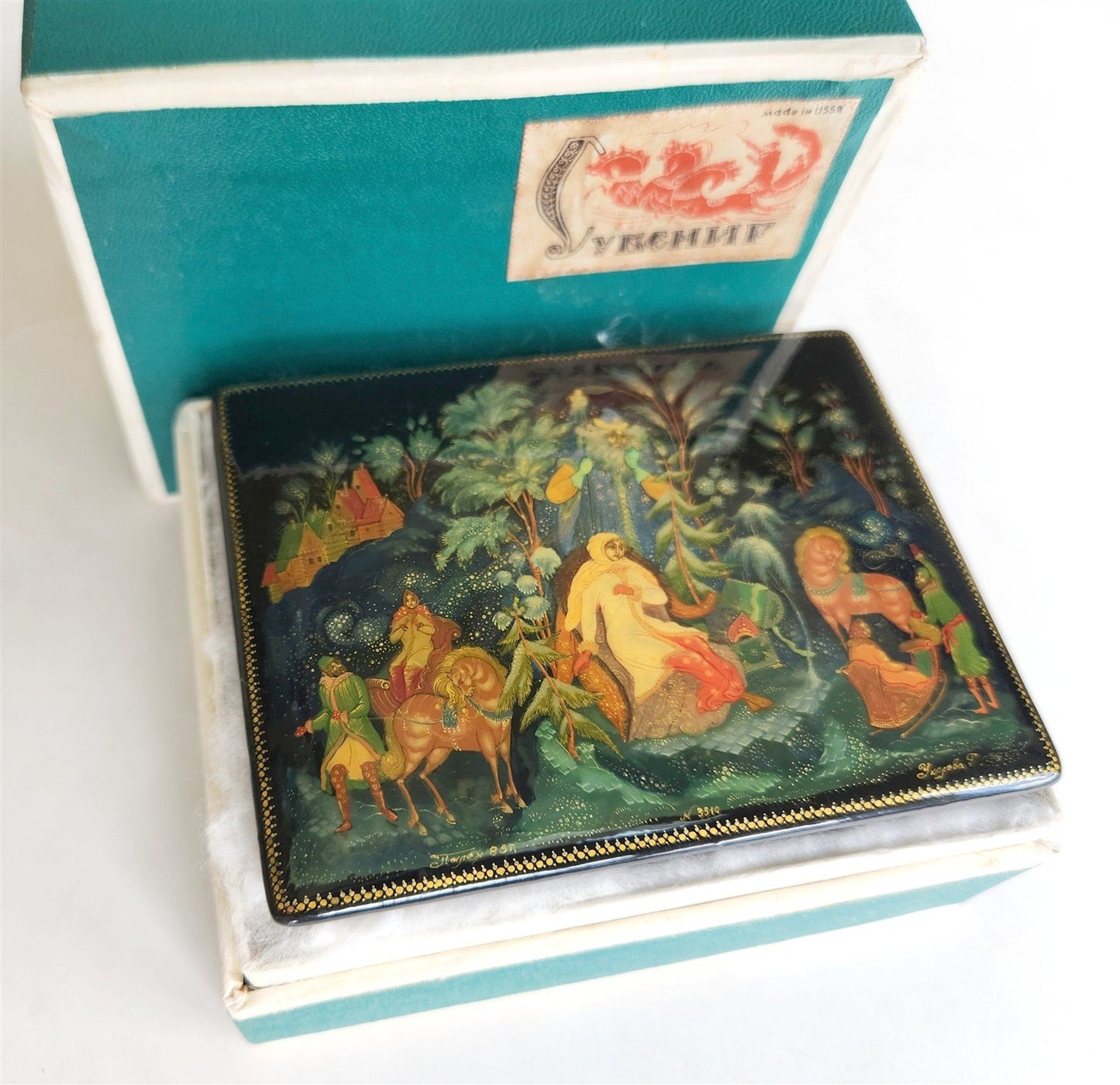RUSSIAN PALEKH SCHOOL 1985 PAINTED SIGNED LACQUER BOX vintage GRANDFATHER FROST
