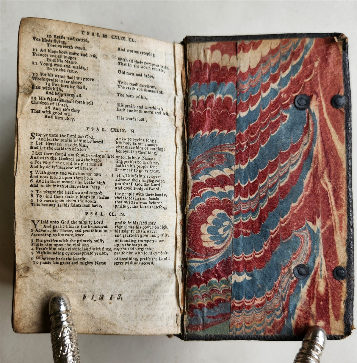 1698 BIBLE in ENGLISH OLD & NEW TESTAMENT antique ORIGINAL BINDING pocket size