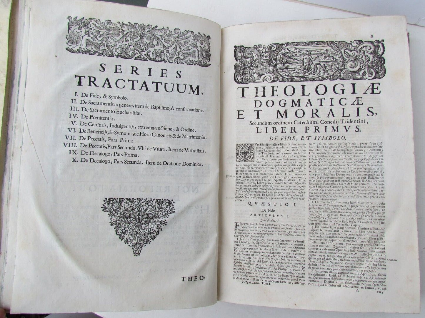 1698 2 VOLUMES ANTIQUE VELLUM FOLIOS 9.5 x 13.5'' THEOLOGIA DOGMATICA