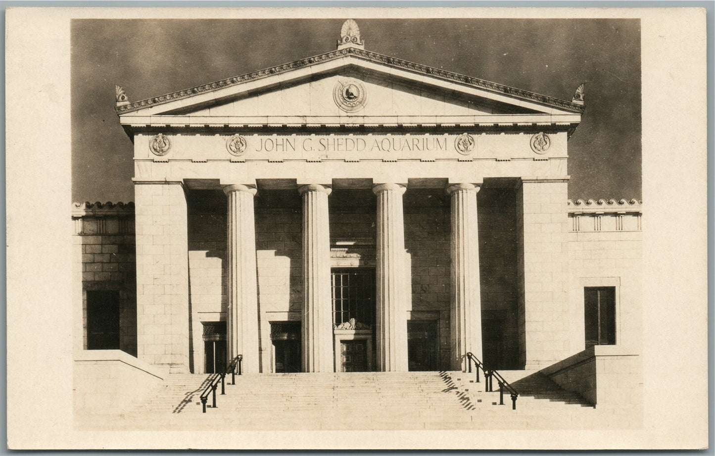 GRANT PARK CHICAGO IL JOHN SHEDD AQUARIUM VINTAGE REAL PHOTO POSTCARD RPPC