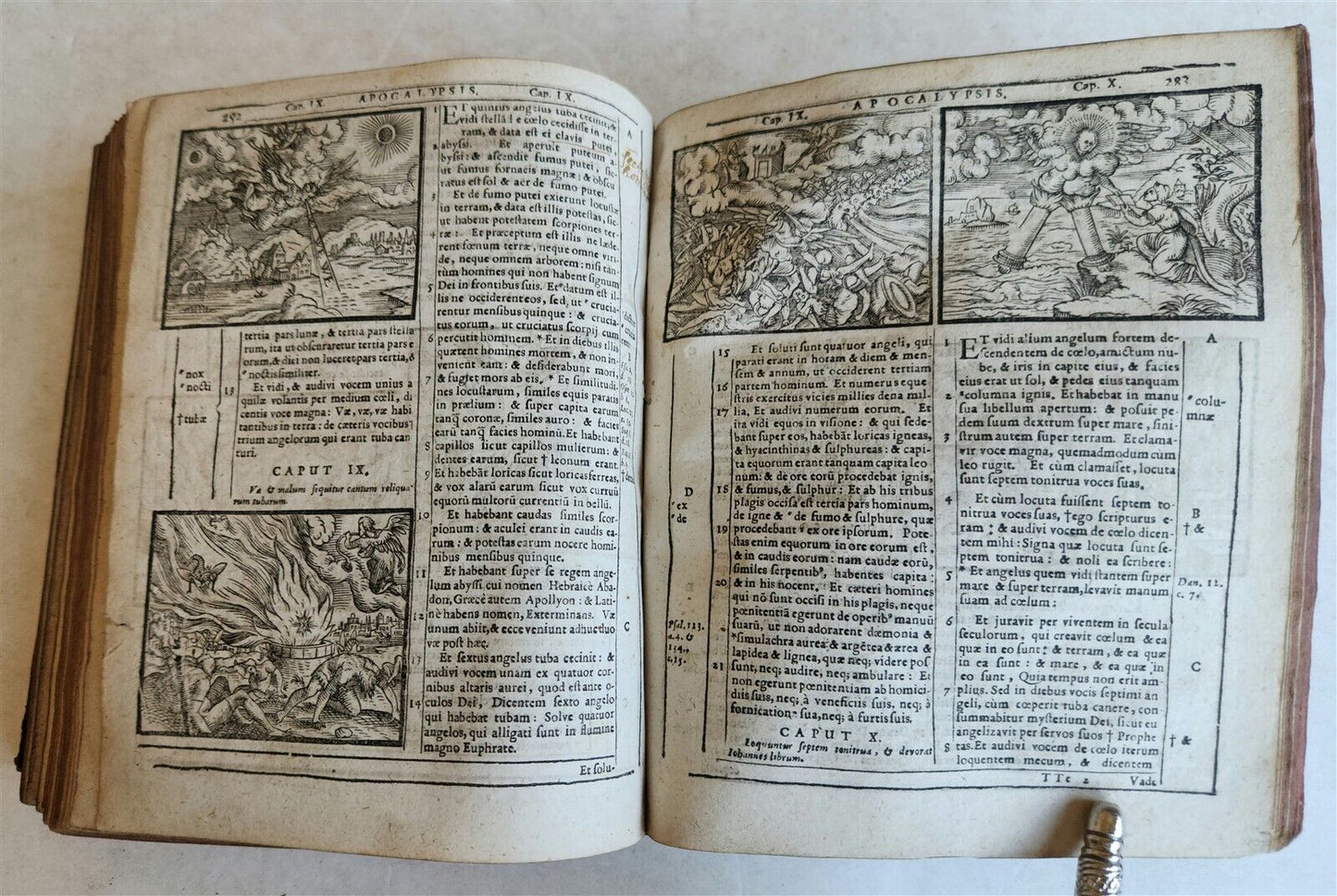 1602 BIBLE in LATIN ILLUSTRATED w/ MAP & NUMEROUS WOODCUTS antique
