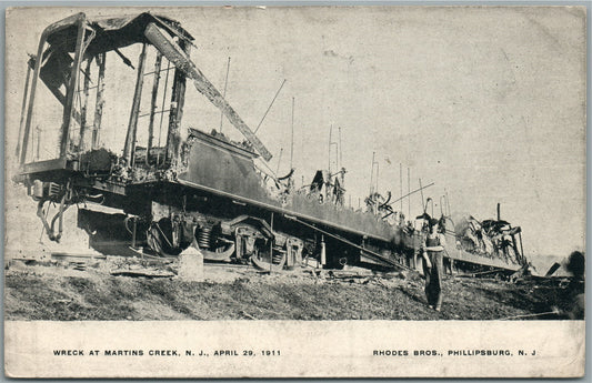 TRAIN WRECK AT MARTINS CREEK NJ 1911 ANTIQUE POSTCARD